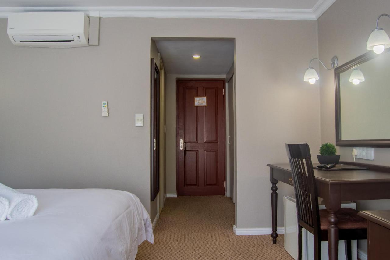 Ruslamere Hotel And Conference Centre Durbanville Esterno foto